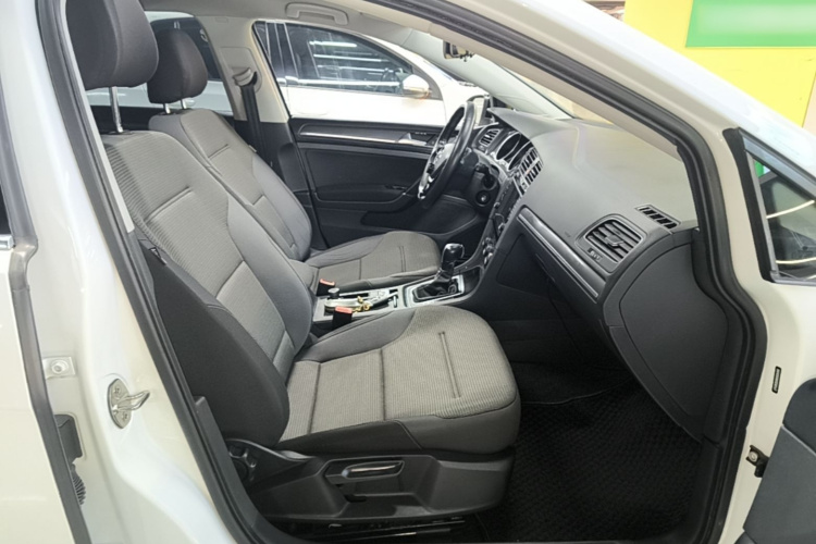 Volkswagen Golf 2017 immagine di auto #24