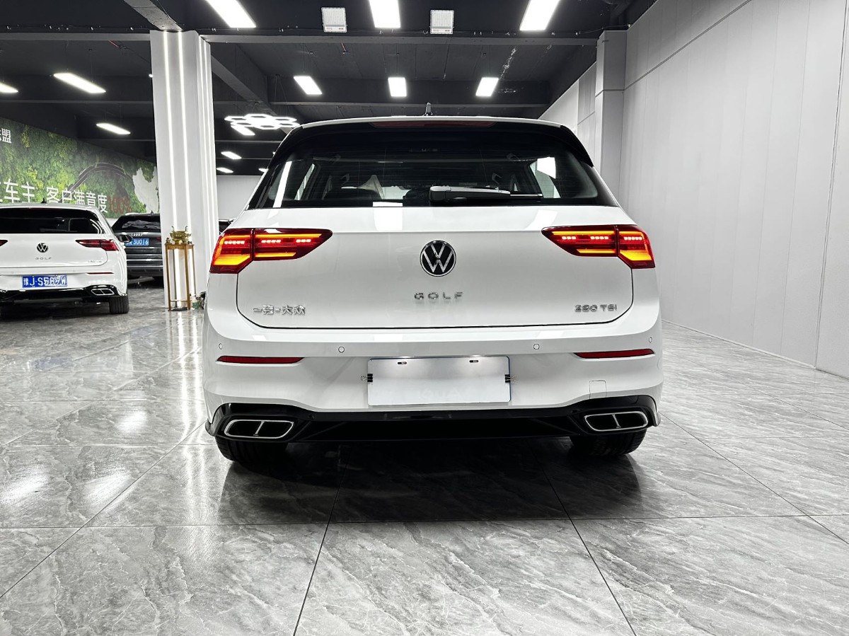 Volkswagen Golf 2023 car image #8