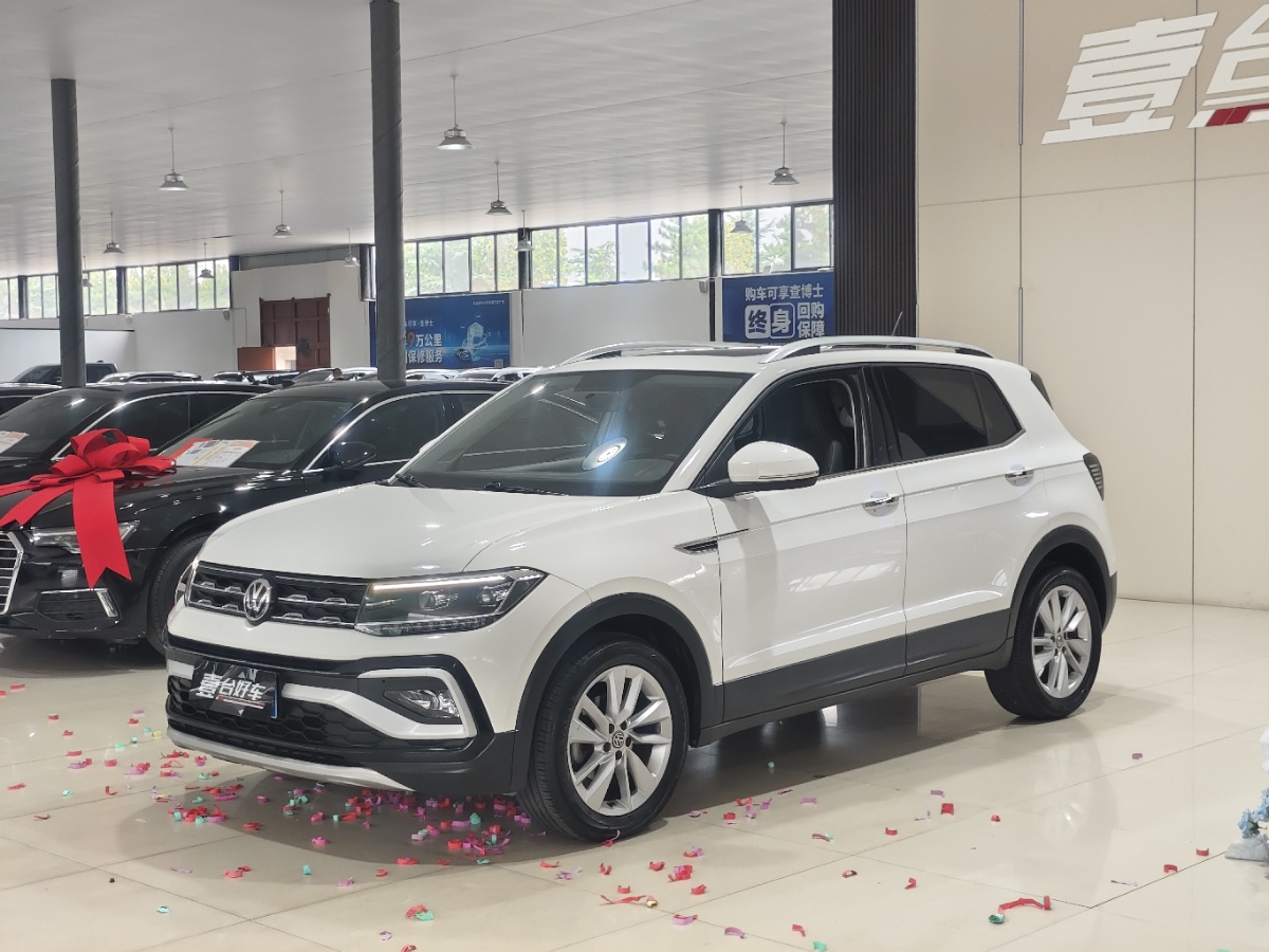 Volkswagen T-Cross 2021 Volkswagen T-Cross 2021 صورة سيارة