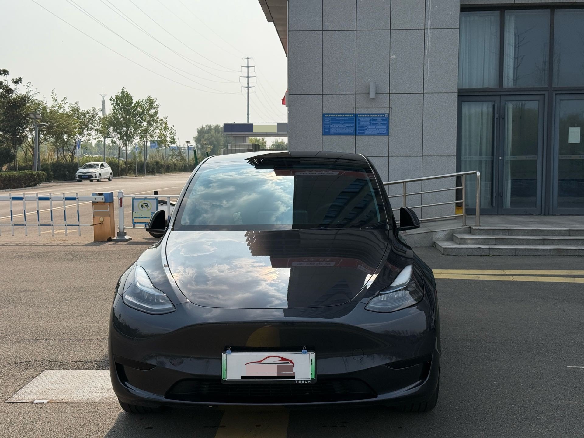 Tesla Model Y 2024 #2 Tesla Model Y 2024 immagine di auto #2