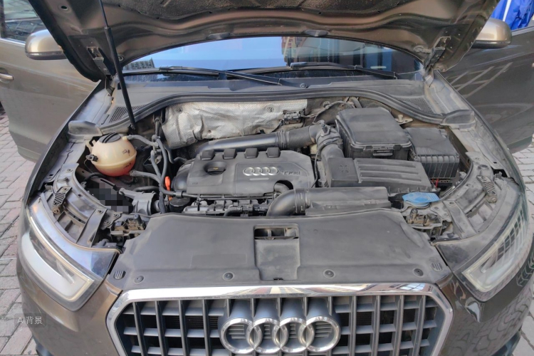 Audi Q3 2015 car image #22