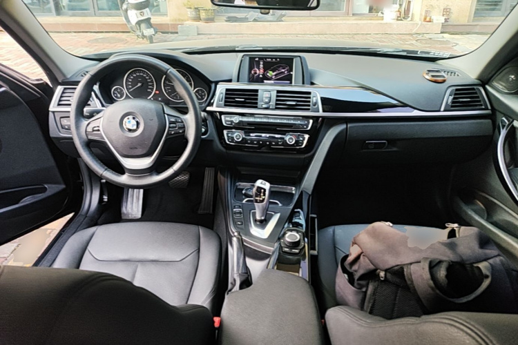 BMW 3 Series 2017 #10 BMW 3 Series 2017 car image #10