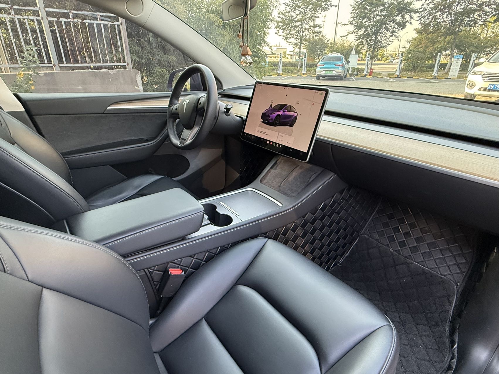 Tesla Model Y 2022 car image #4