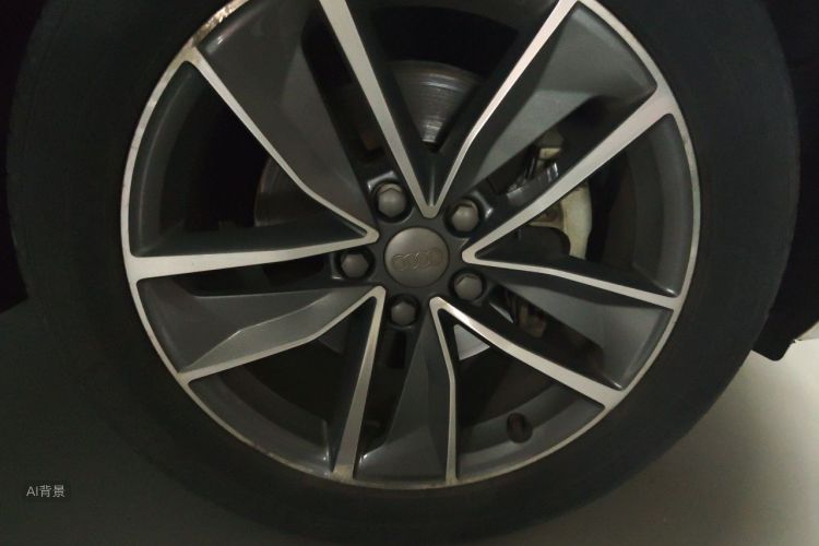 Audi Q3 2017 car image #9