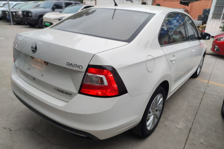 Skoda Rapid 2018 #7 Skoda Rapid 2018 image de voiture #7