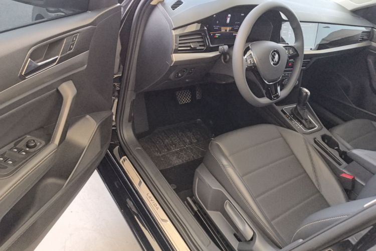 Volkswagen Lavida 2021 car image #12