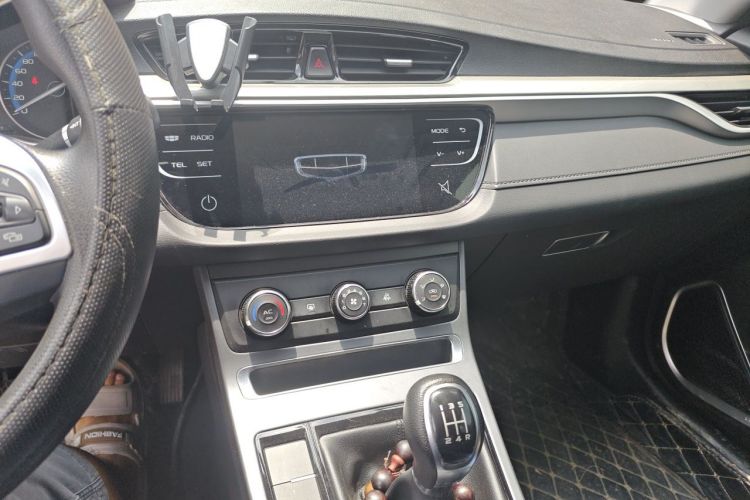 GEELY Emgrand 2020 #17 GEELY Emgrand 2020 car image #17