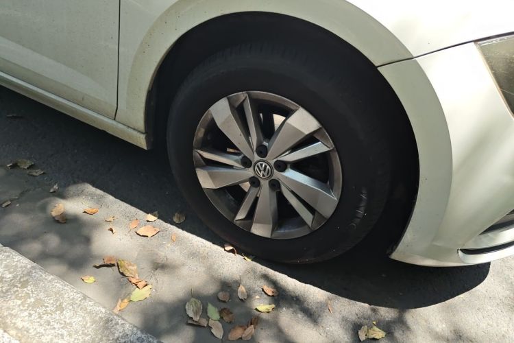 Volkswagen Polo 2019 car image #9