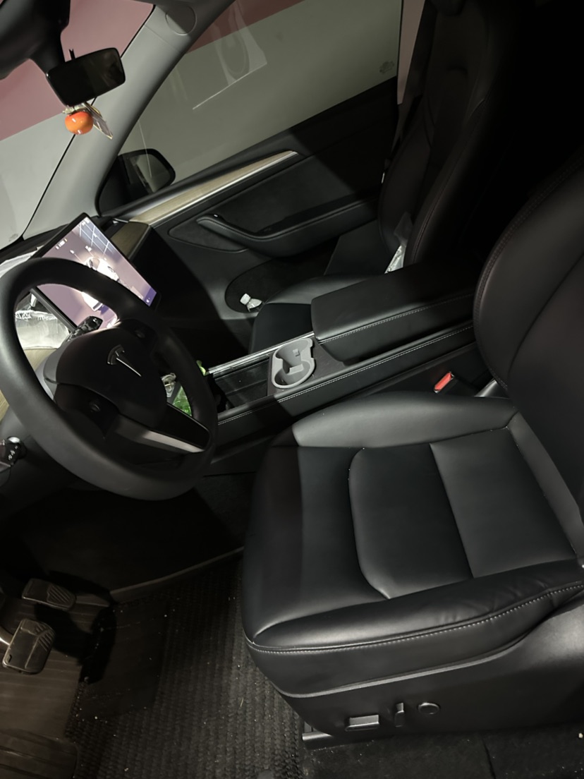 Tesla Model Y 2023 #6 Tesla Model Y 2023 car image #6