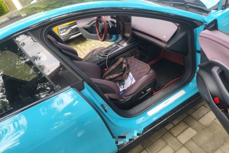 MI SU7 2025 immagine di auto #25
