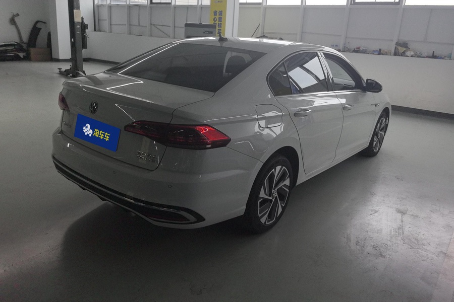 Volkswagen Bora 2023 immagine di auto #2