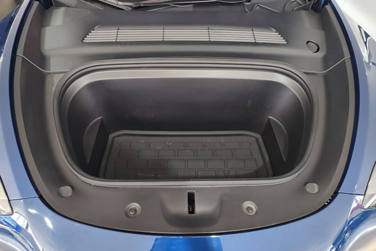 Tesla Model Y 2022 immagine di auto #20