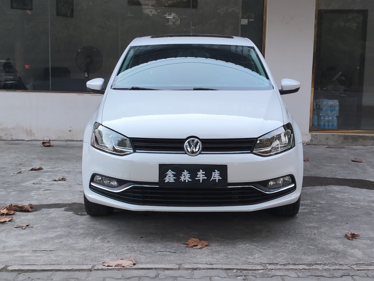 Volkswagen Polo 2016 car image #2