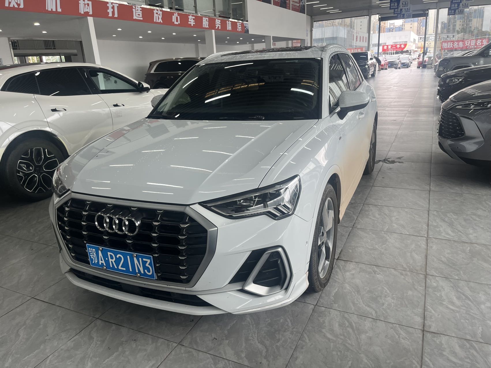 Audi Q3 2022 car image 