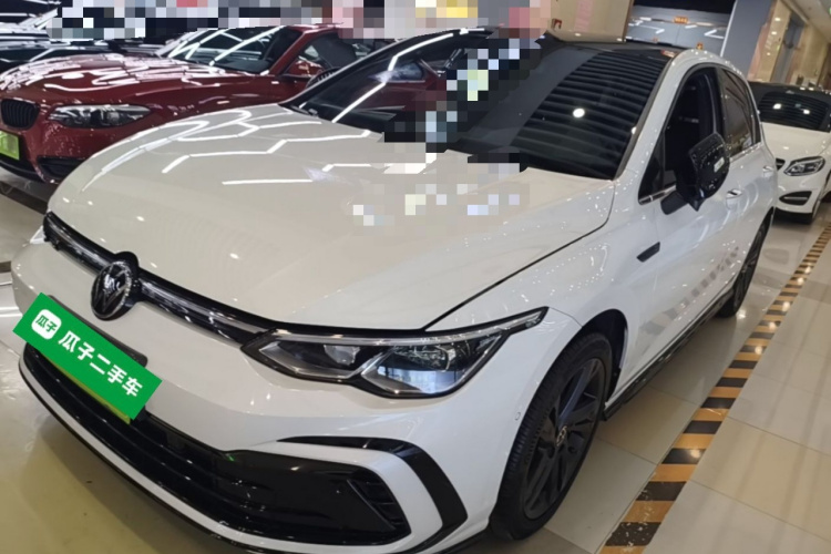 Volkswagen Golf 2023 car image #2