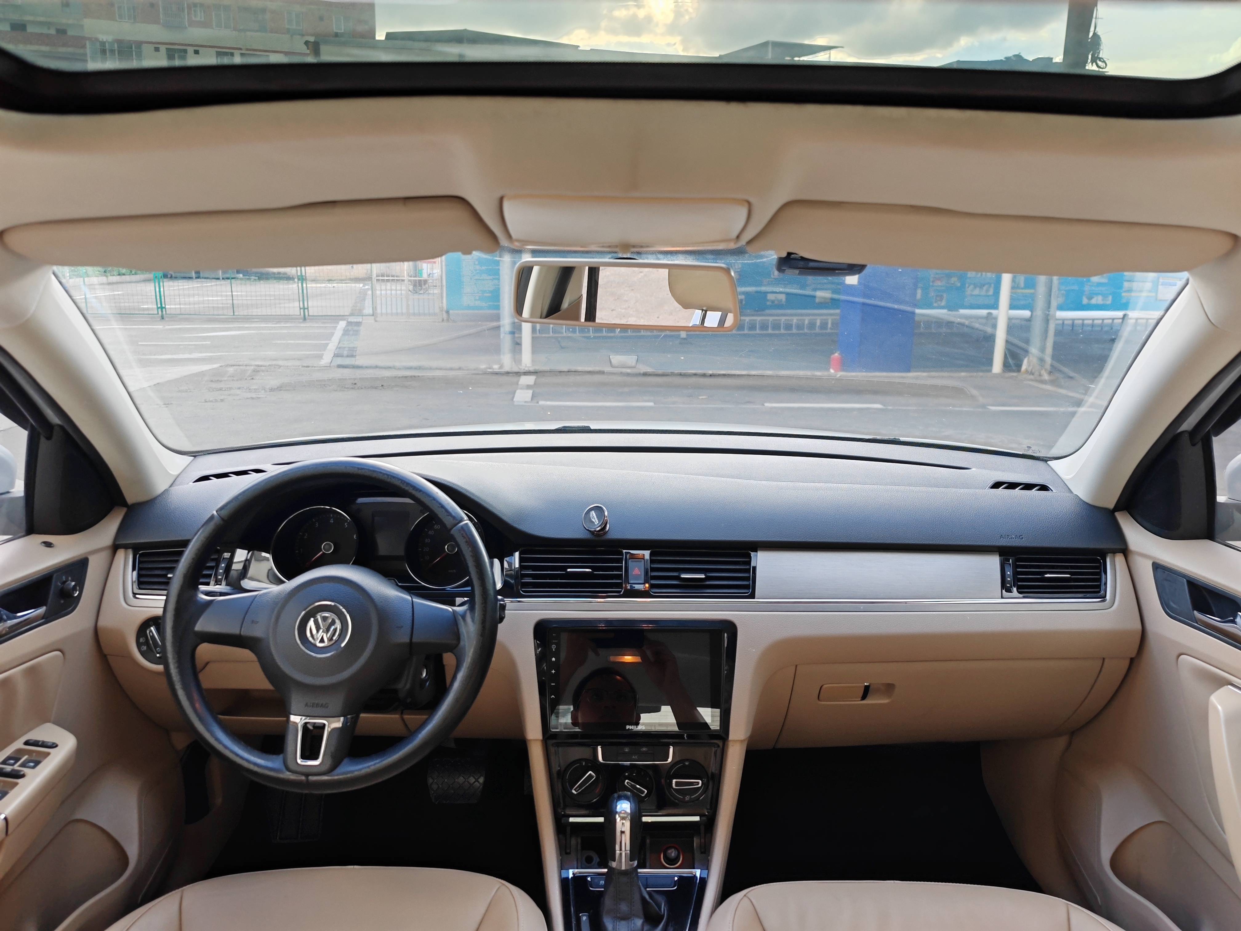 Volkswagen Bora 2013 car image #11