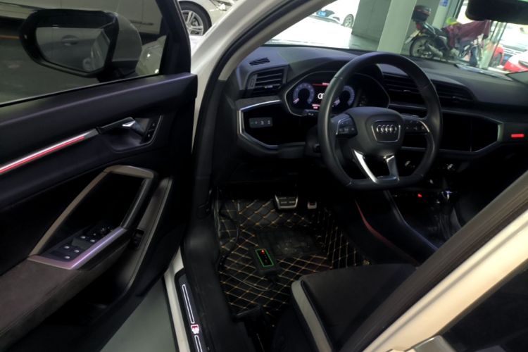 Audi Q3 2021 #16 Audi Q3 2021 car image #16
