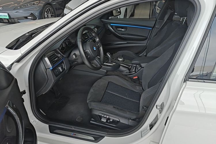 BMW 3 Series 2018 #15 BMW 3 Series 2018 car image #15