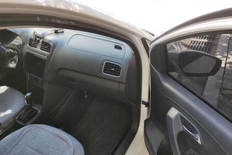 Volkswagen Polo 2016 #21 Volkswagen Polo 2016 car image #21