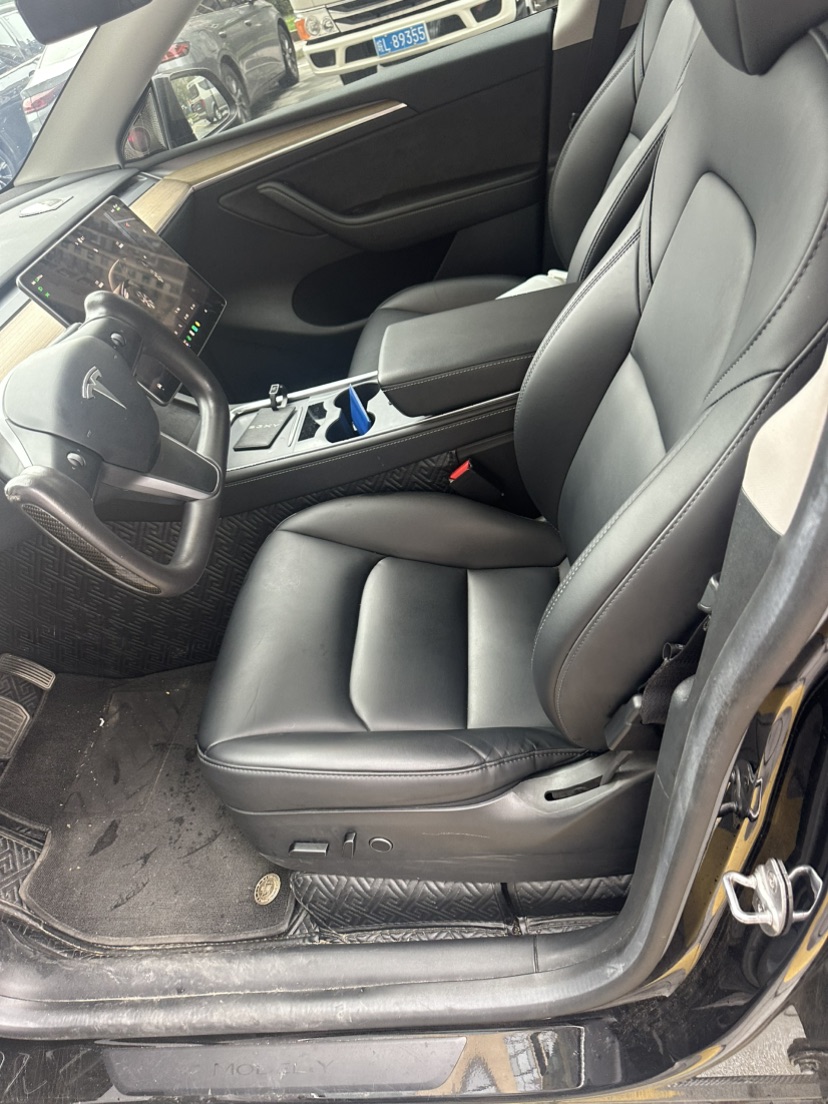 Tesla Model Y 2022 #4 Tesla Model Y 2022 car image #4