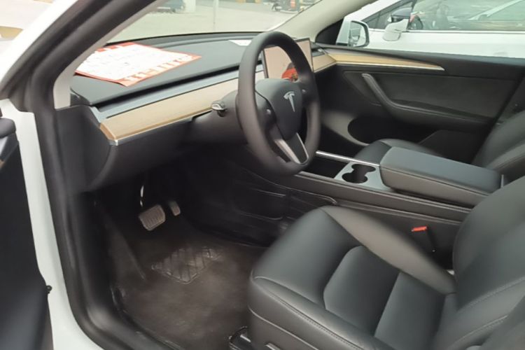 Tesla Model Y 2022 #16 Tesla Model Y 2022 car image #16