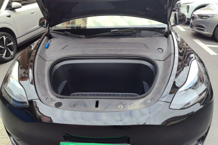 Tesla Model Y 2022 #18 Tesla Model Y 2022 car image #18
