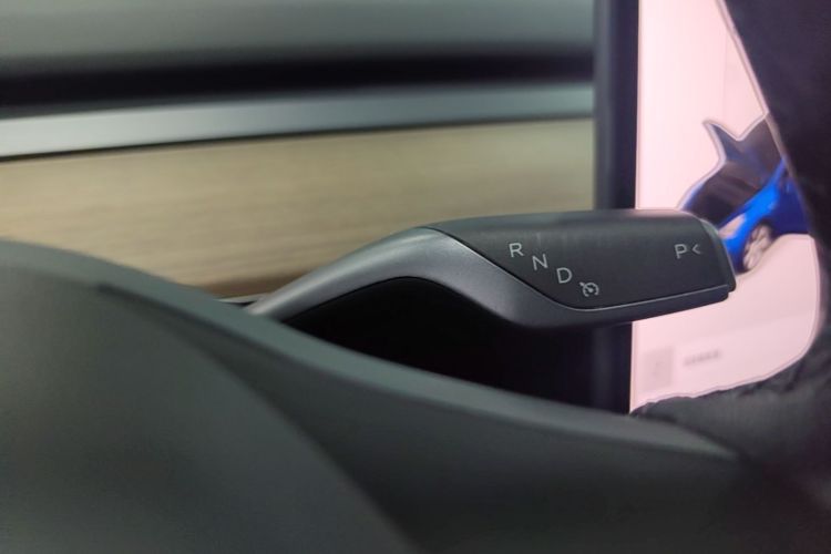 Tesla Model Y 2021 #18 Tesla Model Y 2021 car image #18