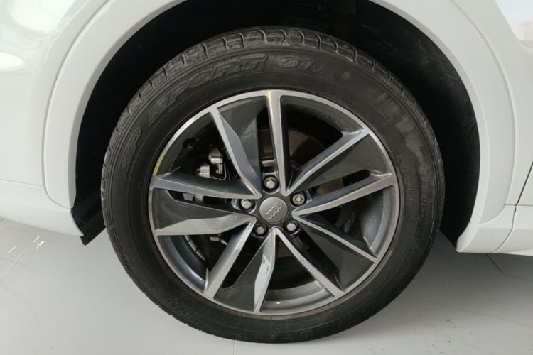 Audi Q3 2019 #9 Audi Q3 2019 car image #9