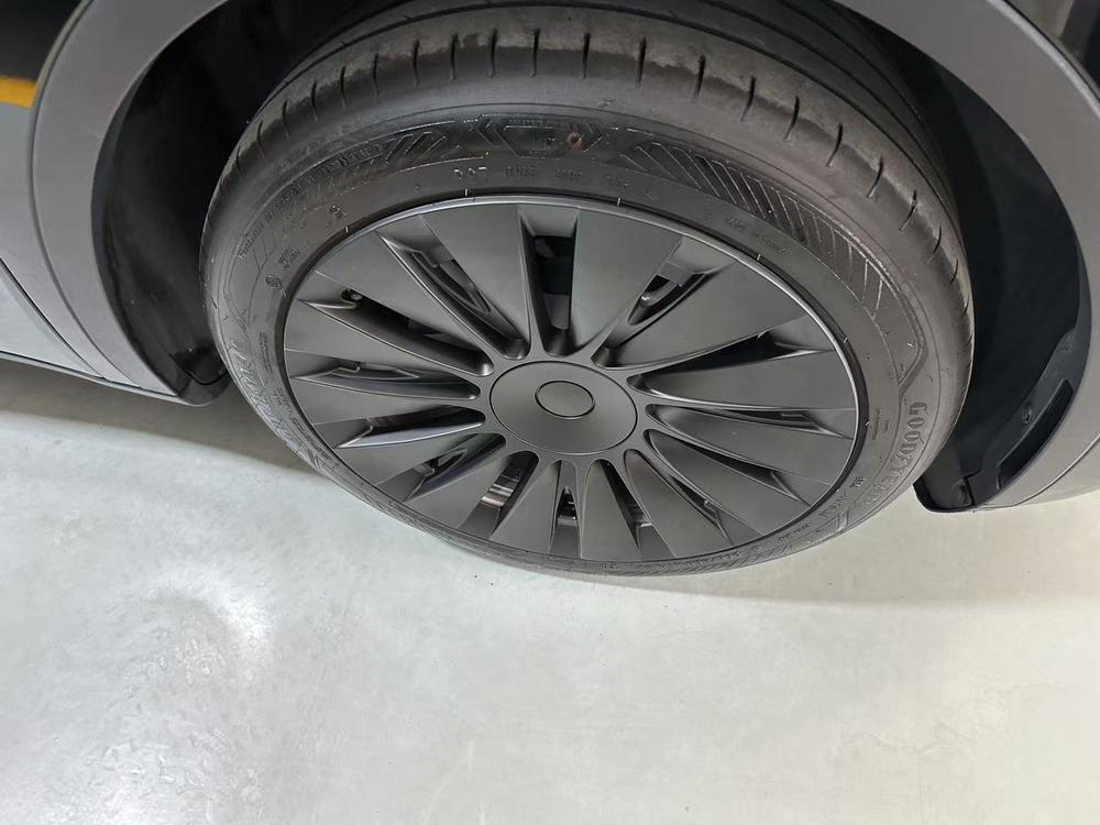 Tesla Model Y 2023 #6 Tesla Model Y 2023 car image #6