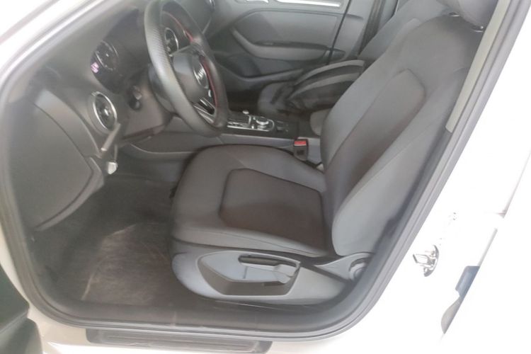 Audi A3 2018 immagine di auto #15