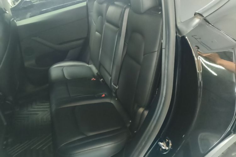 Tesla Model Y 2022 car image #17