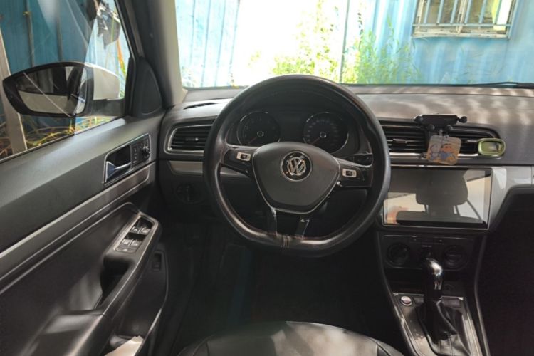 Volkswagen Lavida 2019 car image #12