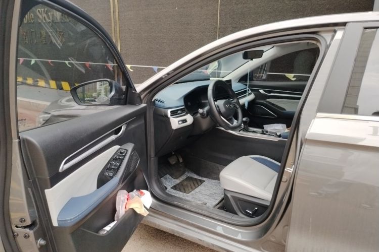 GEELY Emgrand 2021 car image #9