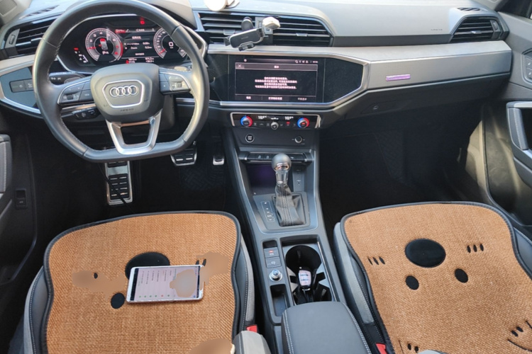 Audi Q3 2025 car image #10