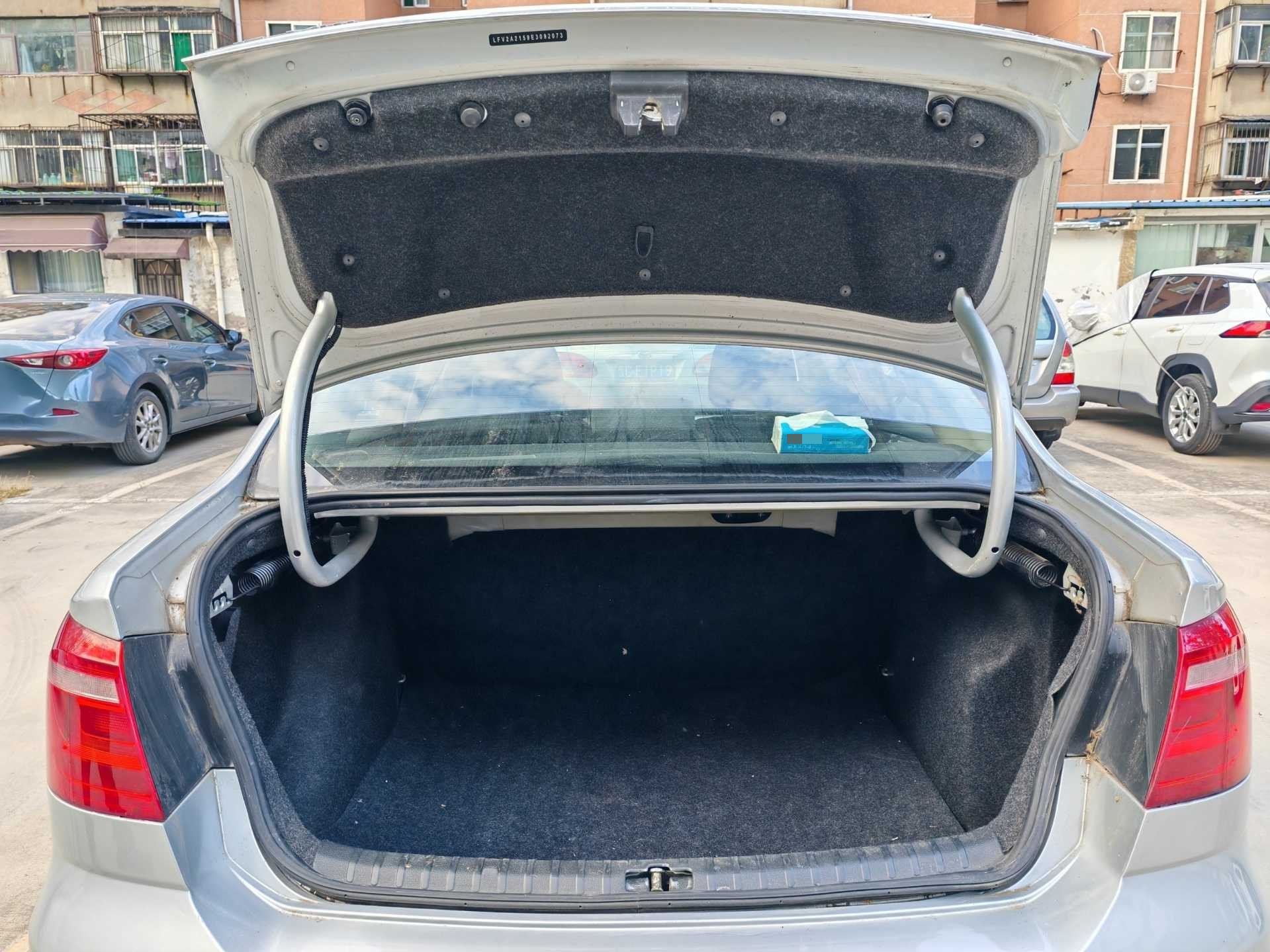 Volkswagen Bora 2014 imagen de coche #5