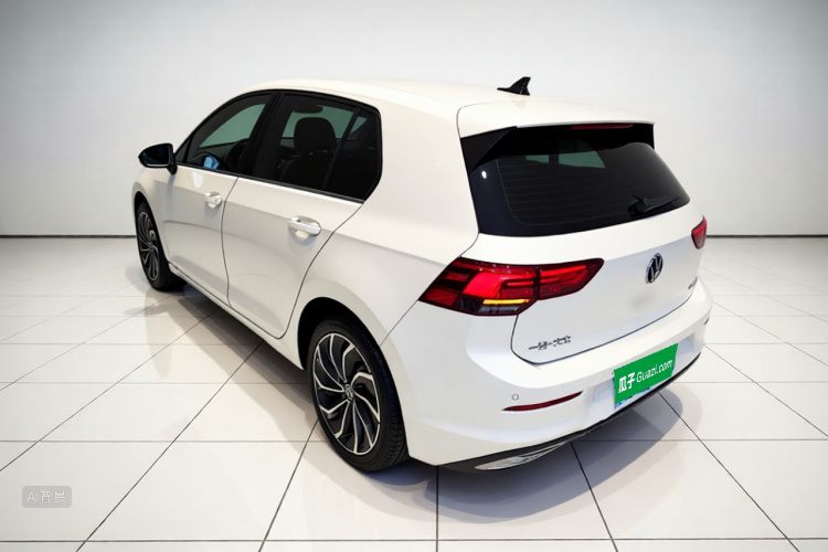 Volkswagen Golf 2025 car image #5