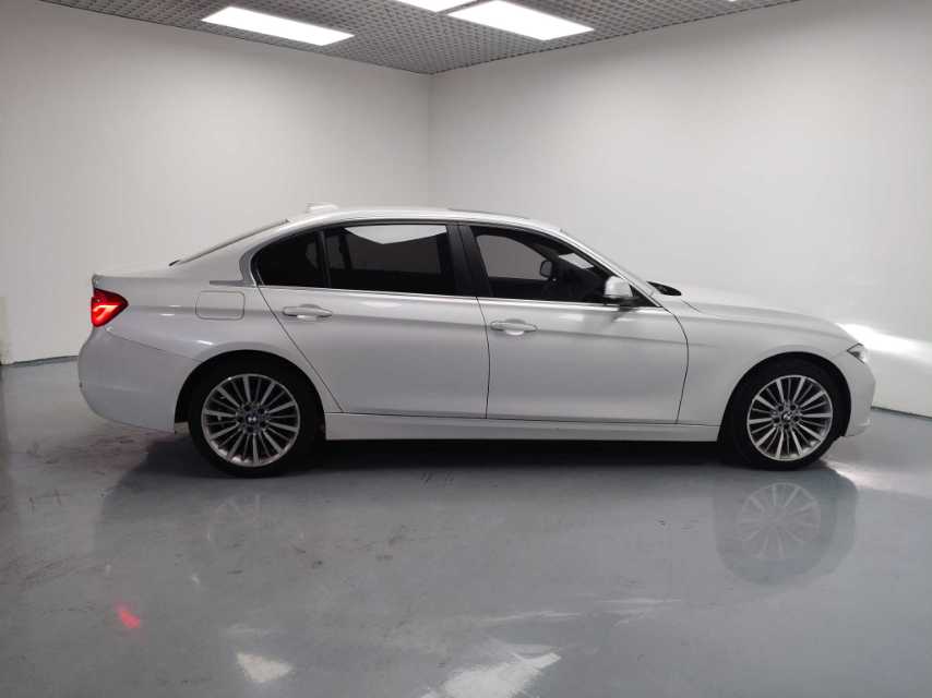BMW 3 Series 2019 #6 BMW 3 Series 2019 car image #6