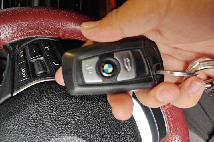 BMW 3 Series 2018 car image #10