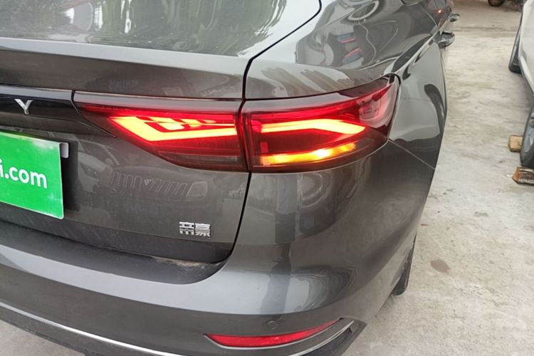 GEELY Emgrand 2023 #8 GEELY Emgrand 2023 car image #8
