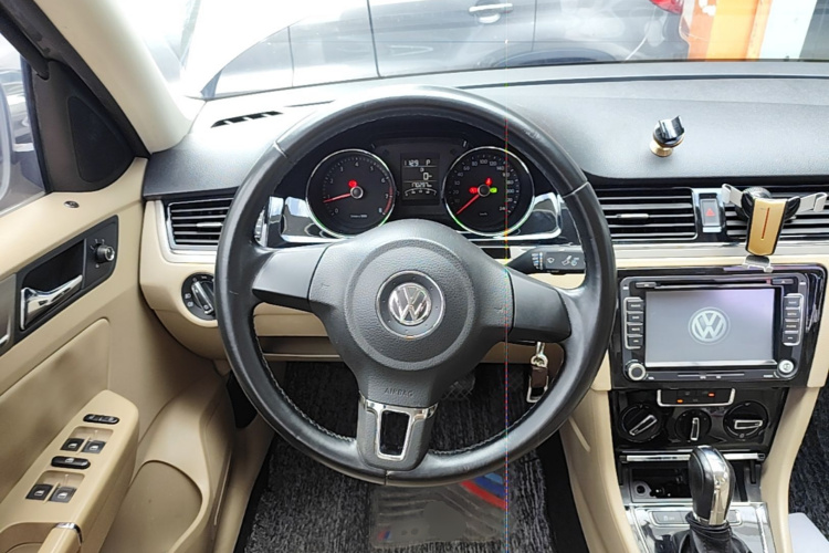 Volkswagen Bora 2014 immagine di auto #11