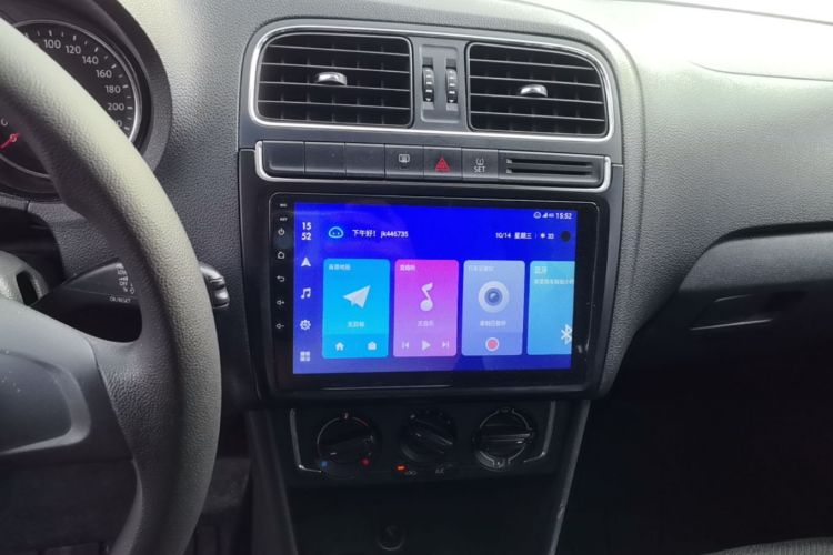 Volkswagen Polo 2015 #13 Volkswagen Polo 2015 car image #13