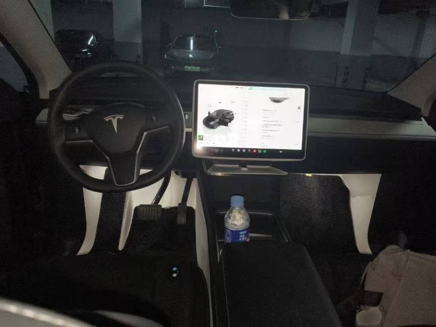Tesla Model Y 2024 car image #3