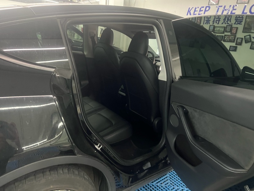 Tesla Model Y 2022 car image #5