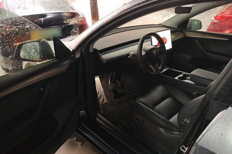 Tesla Model Y 2023 #16 Tesla Model Y 2023 car image #16