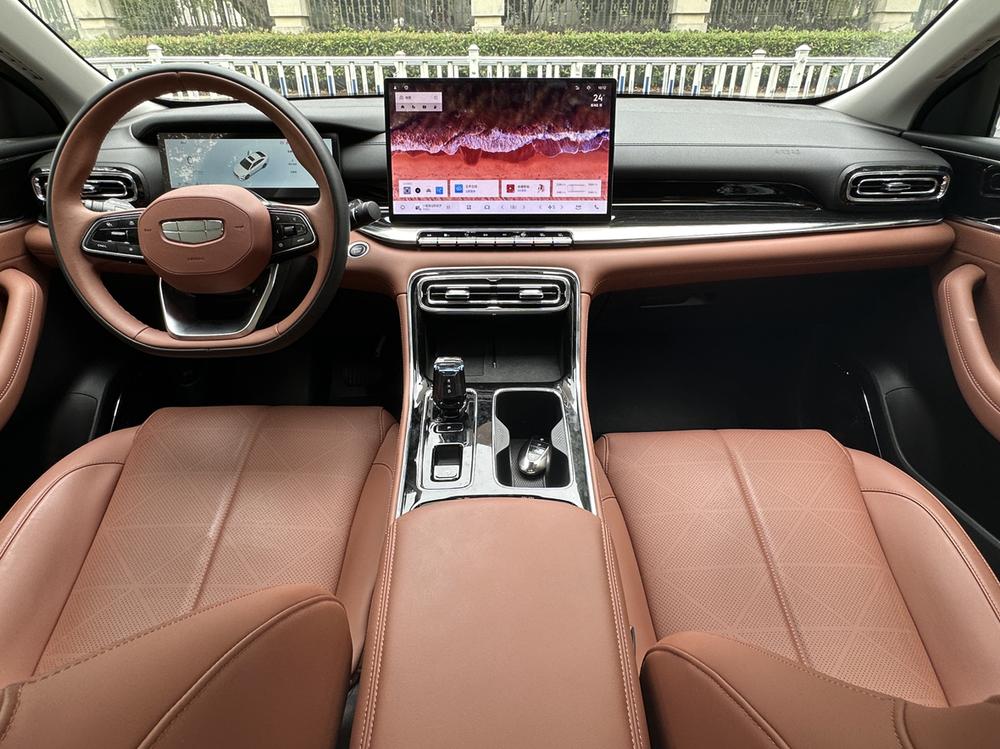 GEELY Emgrand 2025 car image #15