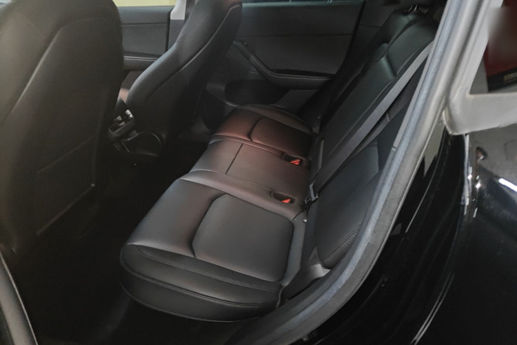 Tesla Model Y 2023 #17 Tesla Model Y 2023 car image #17