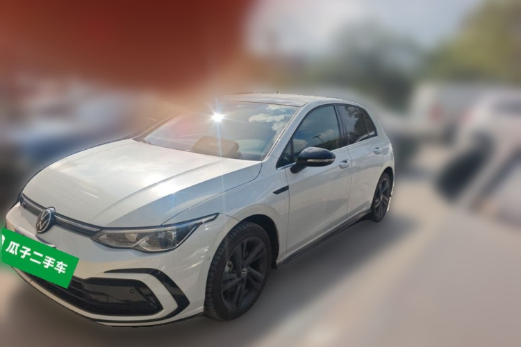 Volkswagen Golf 2022 car image #2