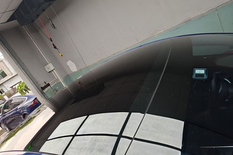 Tesla Model Y 2023 car image #23