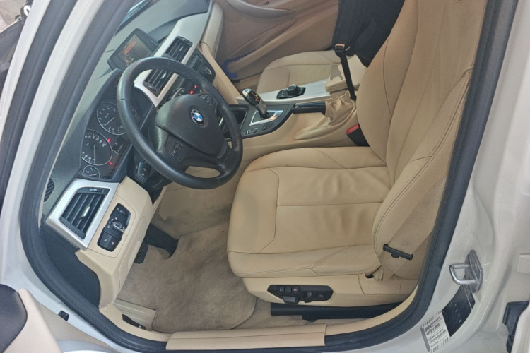 BMW 3 Series 2015 car image #15