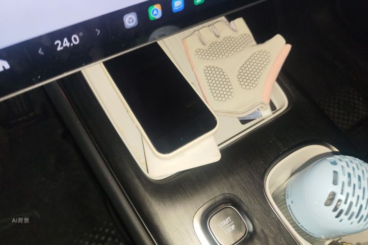 MI SU7 2025 immagine di auto #10